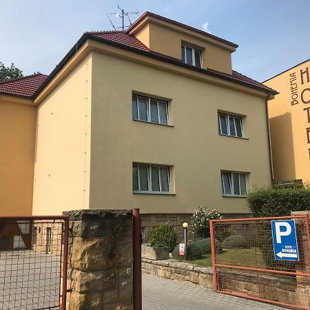 Hotel Bohemia Jicin Bagian luar foto