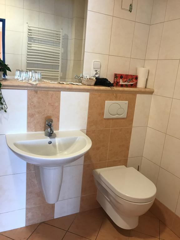 Hotel Bohemia Jicin Bagian luar foto