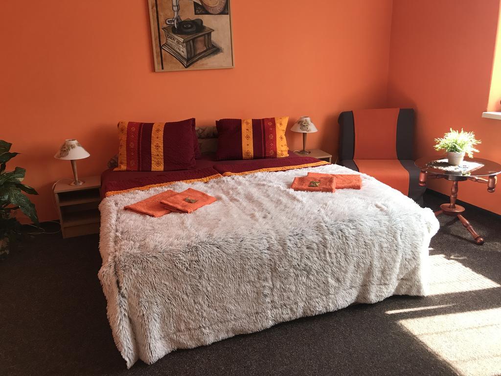 Hotel Bohemia Jicin Bagian luar foto