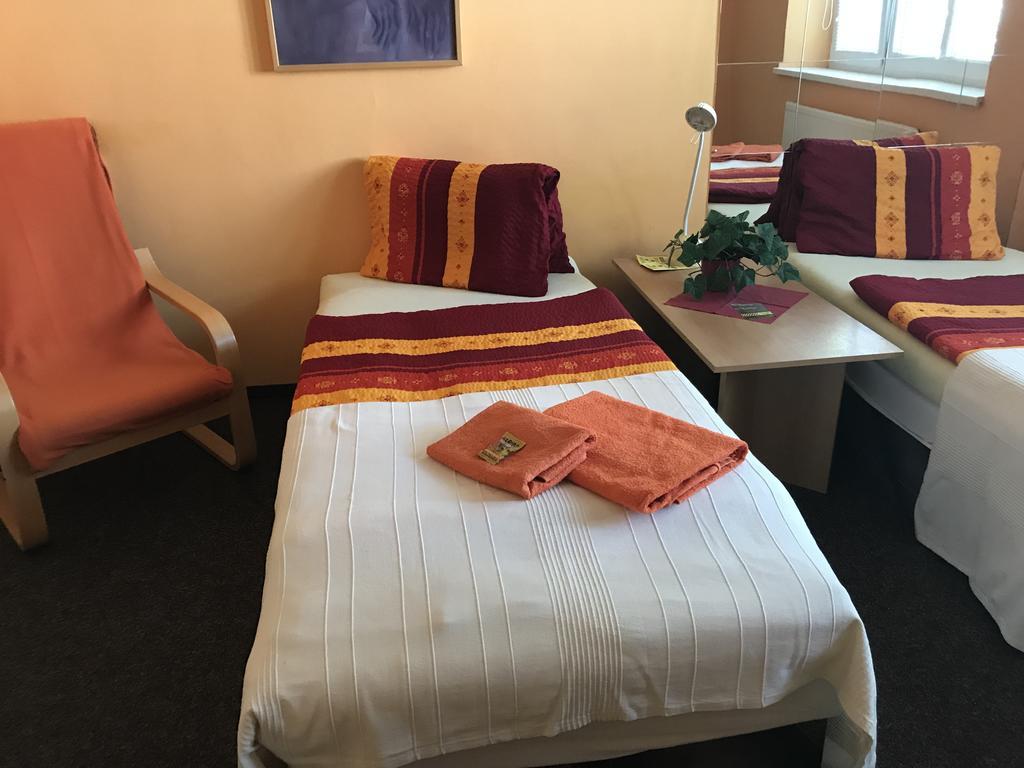 Hotel Bohemia Jicin Bagian luar foto