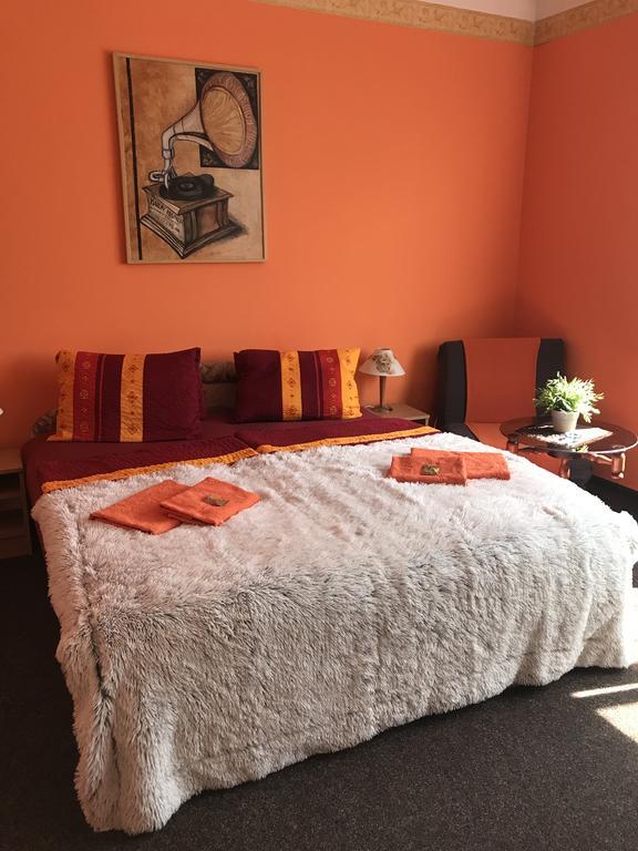 Hotel Bohemia Jicin Bagian luar foto