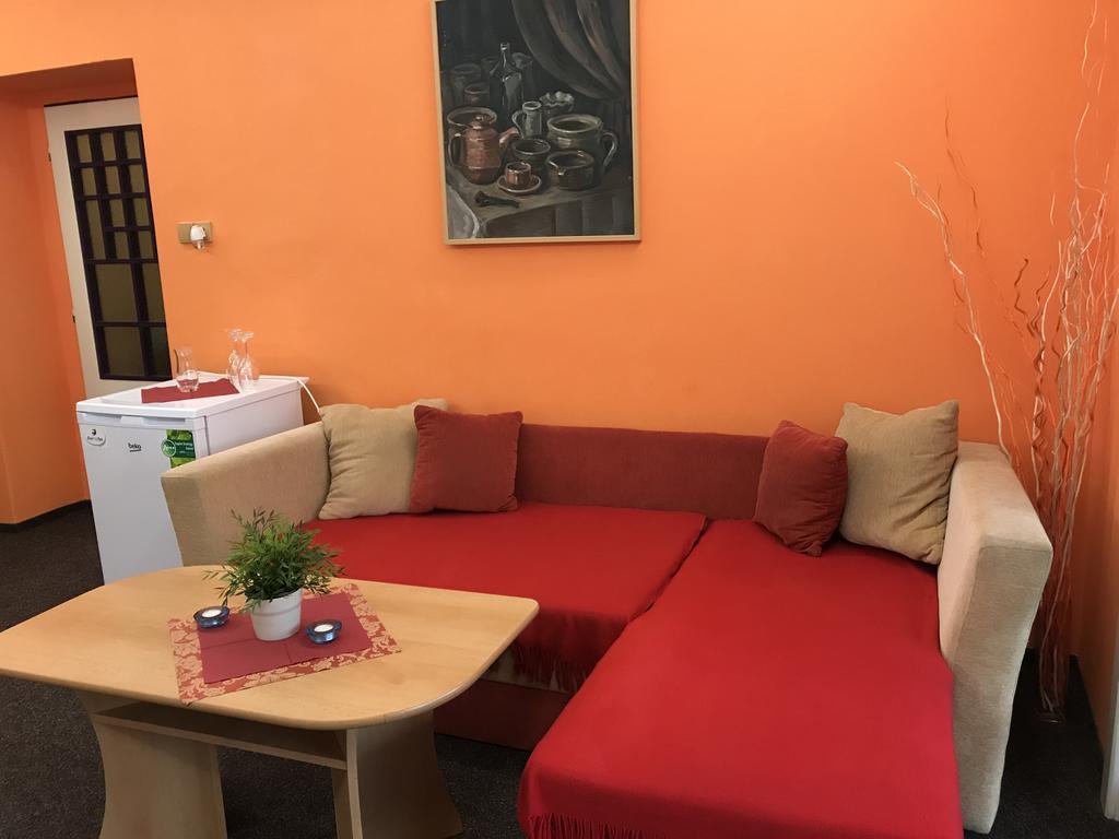 Hotel Bohemia Jicin Bagian luar foto