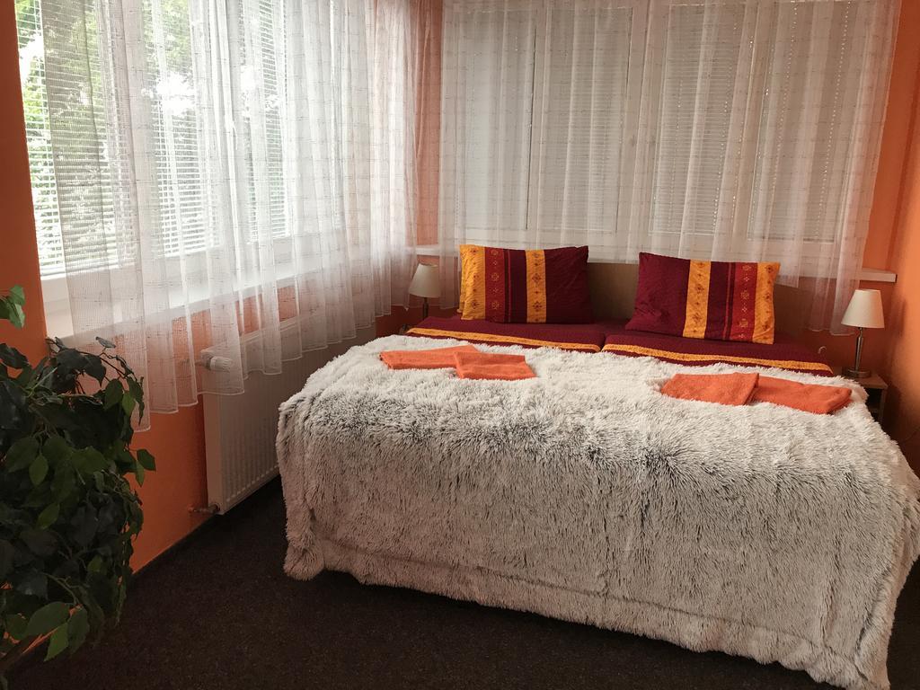 Hotel Bohemia Jicin Bagian luar foto