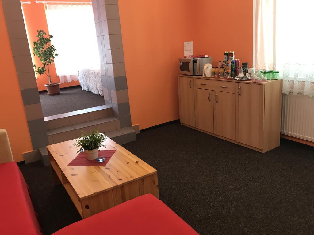 Hotel Bohemia Jicin Bagian luar foto