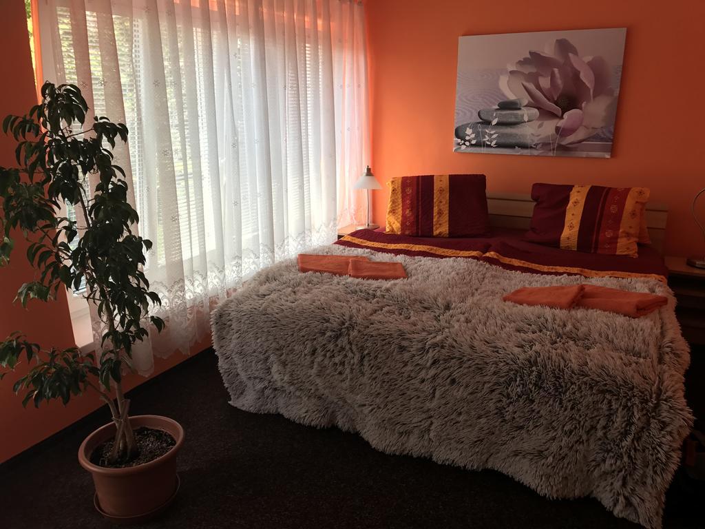 Hotel Bohemia Jicin Bagian luar foto
