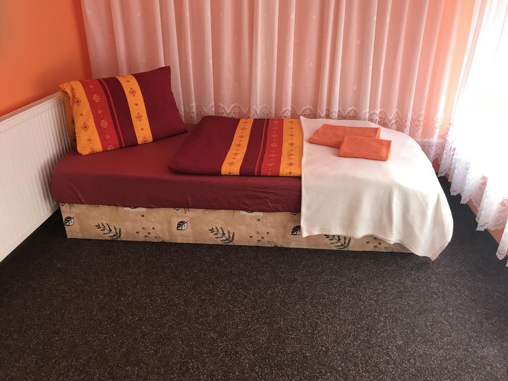 Hotel Bohemia Jicin Bagian luar foto