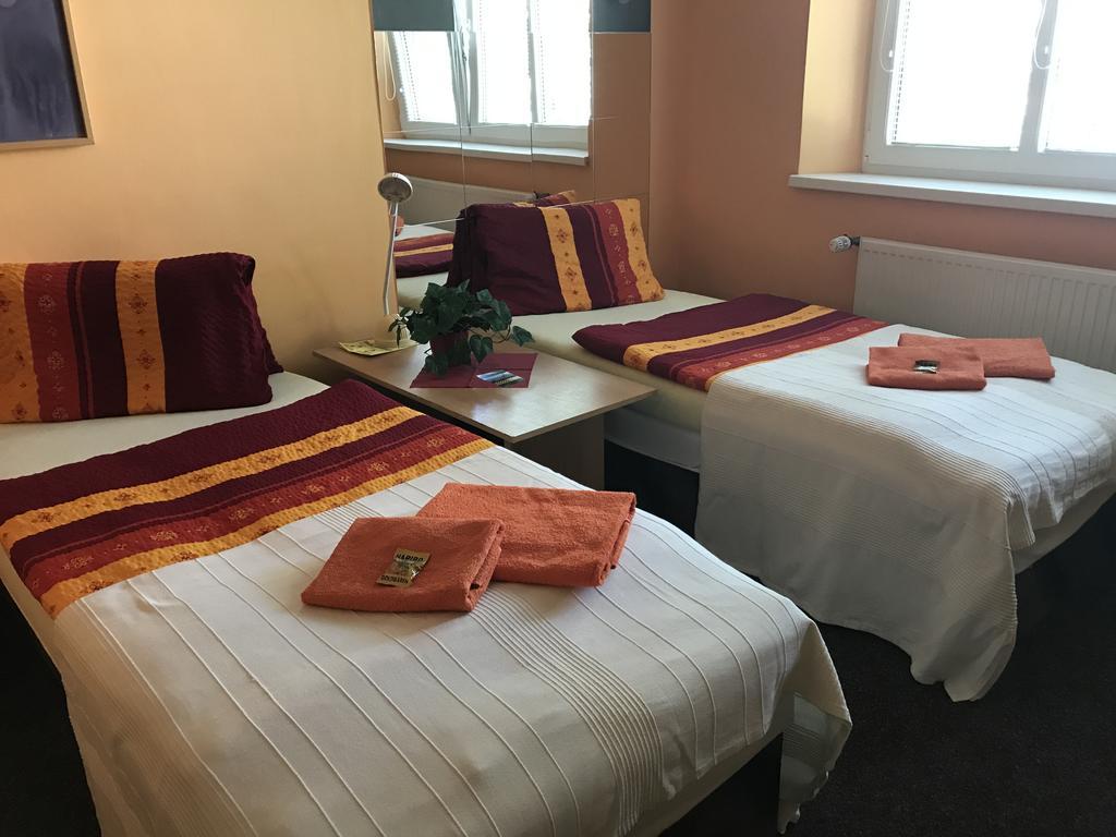 Hotel Bohemia Jicin Bagian luar foto